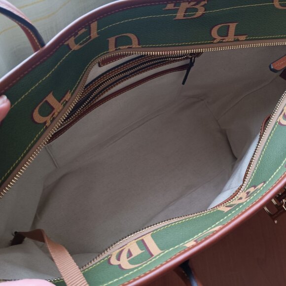 Dooney & Bourke Green Signature Logo Large Pebble Grain Leather Tote - Picture 12 of 16